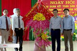 Đồng chí Chủ tịch HĐND tỉnh Nguyễn Văn Sơn dự Ngày hội Đại đoàn kết toàn dân tộc tại phường Ỷ La