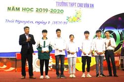 Trường THPT Chu Văn An tổ chức Chương trình khuyến học 'Thắp sáng ước mơ' năm học 2019-2020