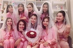 Á hậu Hoàng Oanh mặc pijama, cùng Nhã Phương và Ái Phương tổ chức tiệc độc thân