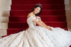 Hoàng Oanh đăng ảnh tình cảm bên chồng sắp cưới