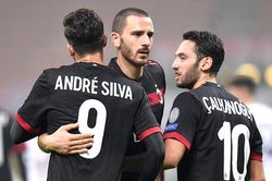 Milan và 200 triệu tệ hại nhất từng được chi