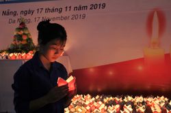 Đà Nẵng: 1.000 hoa đăng tưởng niệm nạn nhân tử vong TNGT