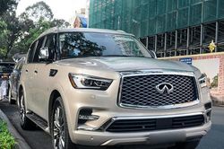 Cận cảnh 'khủng long' Infiniti QX80 hơn 9 tỷ ở Sài Gòn