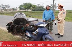 Muôn kiểu người vi phạm 'chống chế' với cảnh sát giao thông