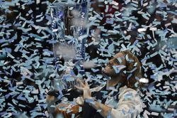 Ngược dòng hạ Thiem, Stefanos Tsitsipas lần đầu vô địch ATP Finals
