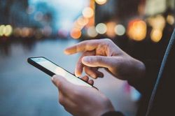 'Lạc' trong những đoạn chat yêu đương với người cũ