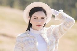 Lý Nhã Kỳ lên đồ sang trọng, gây bất ngờ bởi nhan sắc tuổi 37 khi tham gia hoạt động xã hội