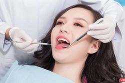 Cắt nướu thẩm mỹ có nguy hiểm không?