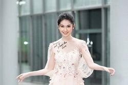 Á hậu Thùy Dung thanh tao như tiên nữ giáng trần với váy đầm thanh lịch