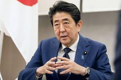 Abenomics mất tác dụng, kinh tế Nhật bên 'miệng hố' suy thoái