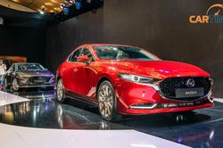 Giá lăn bánh xe Mazda3 2020