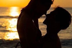 MC Hoàng Oanh bất ngờ hé lộ ảnh cưới cực tình bên bạn trai Tây trước thềm đám cưới vào đầu tháng 12