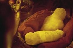 Xác ướp hai bé gái trong mộ vua Tutankhamun