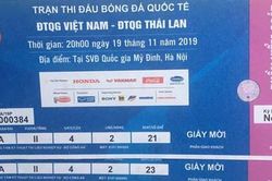 Giá vé trận Việt Nam vs Thái Lan tăng chóng mặt, có cặp bị hét tới 15 triệu đồng