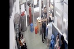 Nữ điều dưỡng bị cha của bệnh nhi đánh gãy xương hàm