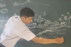 Những bức tranh phấn trắng truyền cảm hứng cho học sinh