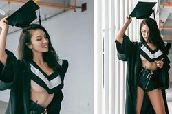 Mặc áo cử nhân nhưng 'thả rông vòng một', nữ sinh viên khiến dân mạng nóng mắt