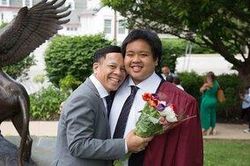 Thư gửi bố nhân ngày Nhà giáo Việt Nam của Đỗ Nhật Nam: 'Sắp đến 20/11, nghĩ tới bàn tay đầy phấn trắng của Bố, con lại thấy rưng rưng…'