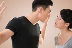Mắc bệnh khó nói, chồng đổ tội cho vợ