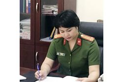 Nữ cảnh sát môi trường yêu nghề