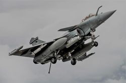 Vừa nhập biên 'hàng khủng' Rafale, Ấn Độ đã định phô diễn sức mạnh