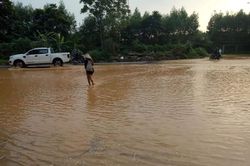 Lại 'vỡ' đường ống dẫn nước sông Đà, dân Hà Nội bị cắt nước