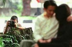 Cay đắng phát hiện chồng cặp với quý bà bằng tuổi mẹ để 'làm giàu' nuôi vợ con