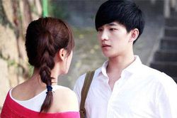 Con khóc thất thanh bên phòng chị chồng, tím người khi nhìn cảnh tượng lạ