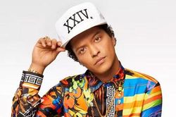 Bruno Mars trở thành nghệ sĩ sở hữu ca khúc hay nhất thập kỷ