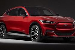 Ford Mustang Mach-E ra mắt - SUV chạy điện có công suất tối đa 439 mã lực, tăng tốc 0-100 km/h trong 3,5 giây
