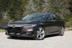 Top 10 xe hơi cho cảm giác thoải mái nhất năm 2019: Honda Accord, Lexus ES góp mặt