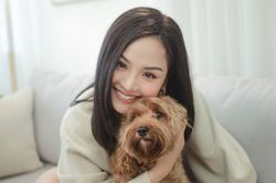 Miu Lê khoe giọng hát live