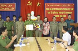 Khen thưởng thành tích phòng chống tội phạm
