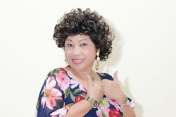 Nghệ sĩ Phi Phụng: 'Từng mặc cảm vì là tay ngang của sân khấu'