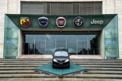 Cuộc chiến giữa các đại gia xe hơi General Motors và Fiat Chrysler