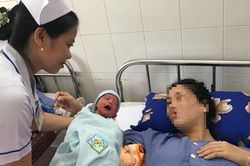 4 tiếng căng thẳng cứu sống mẹ con sản phụ bị nhau cài răng lược nguy kịch