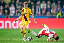 Barcelona: Chìa khóa vạn năng De Jong