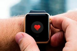 Apple Watch phát hiện nhịp tim không đều