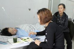 Chủ quán ăn đánh nhân viên phải nhập viện