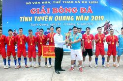 Thúc đẩy phong trào tập luyện bóng đá