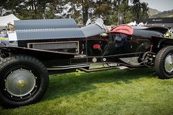 Batmobile phiên bản đặc biệt được thiết kế từ xe cổ trăm tuổi