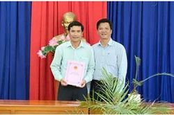 Bí thư xã bị 'tố' quan hệ bất chính với nữ tạp vụ bị chuyển công tác