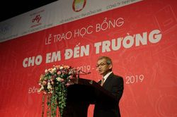 Động viên tinh thần hiếu học Đồng Nai cùng quỹ học bổng 'Cho em đến trường'