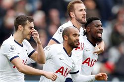 Mourinho tái xuất, Tottenham thắng 'rửa mặt'