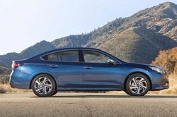 Sedan động cơ tăng áp, giá hơn 800 triệu, 'đe nẹt' Toyota Camry, Honda Accord
