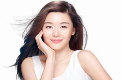 'Cô nàng ngổ ngáo' Jun Ji Hyun: Ngọc nữ vạn người mê thành con dâu gia tộc tài phiệt Hàn Quốc