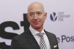 Tỷ phú Amazon quyên gần 100 triệu USD cho người nghèo