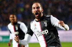 Higuain lập cú đúp giúp Juventus thắng ngược 3-1