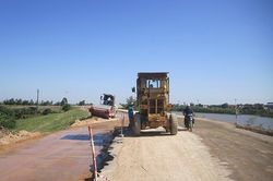 Đẩy nhanh tiến độ thi công nâng cấp đê tả sông Luộc