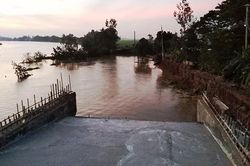 Theo dõi chặt diễn biến của vùng áp thấp trên biển